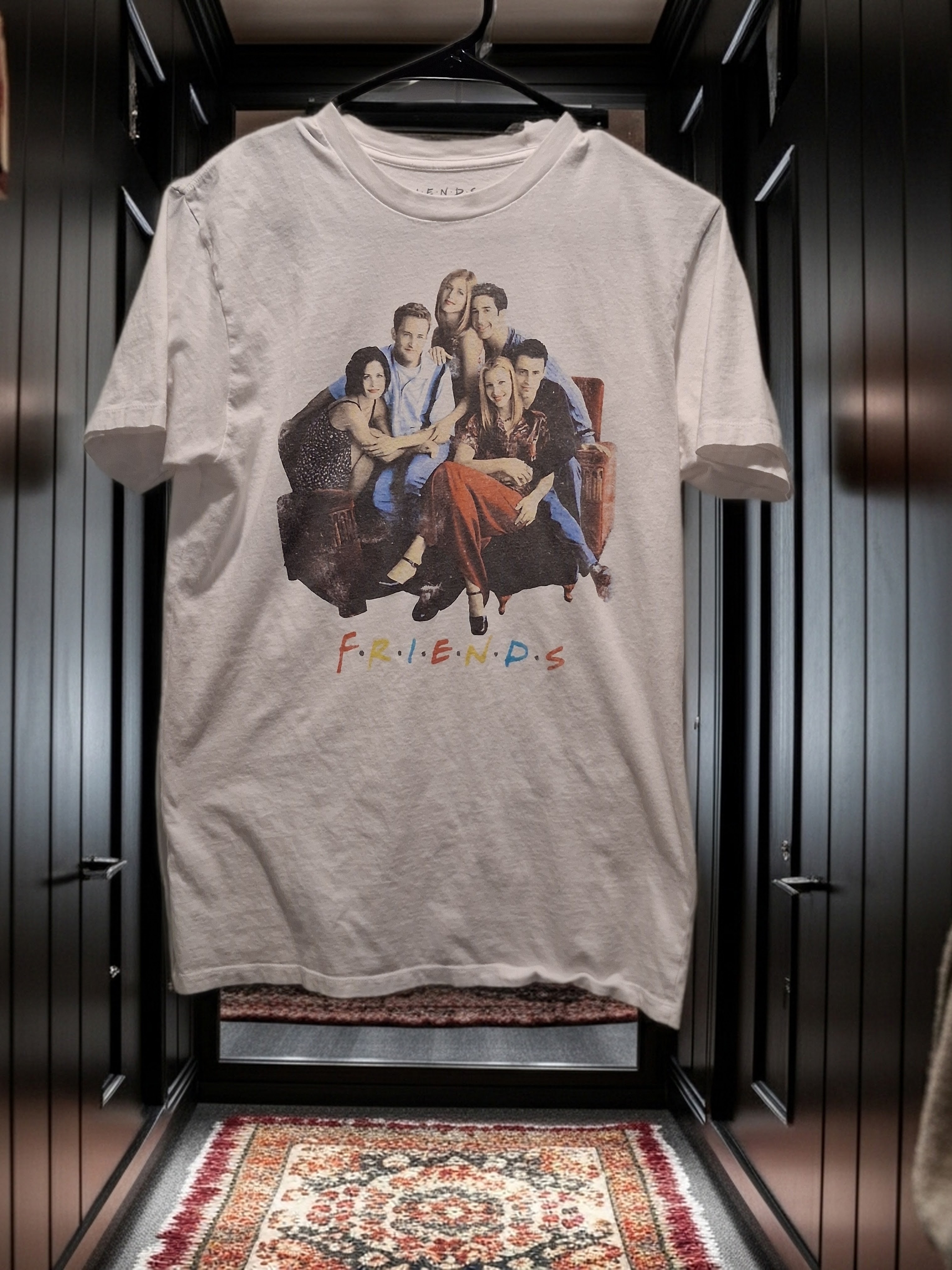 Friends Cast Graphic Tee - White Size Medium